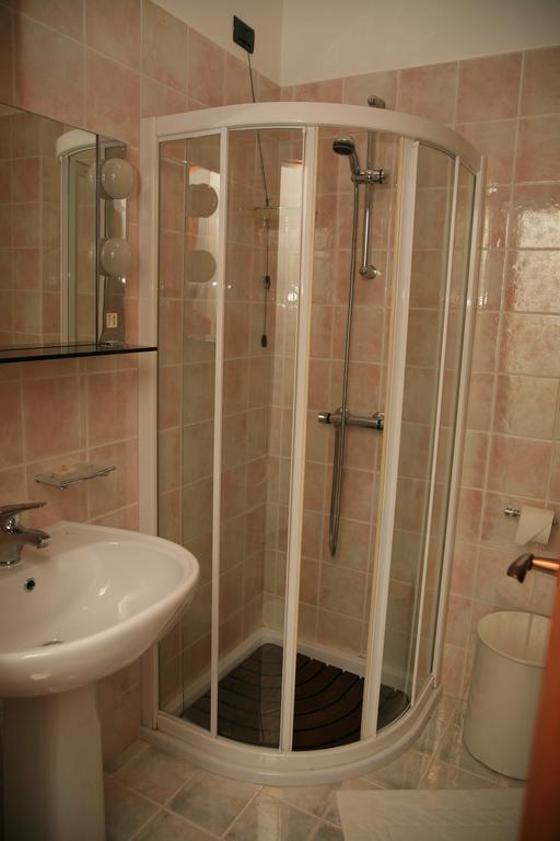 Albergo Benito Ponte nellʼAlpi Extérieur photo