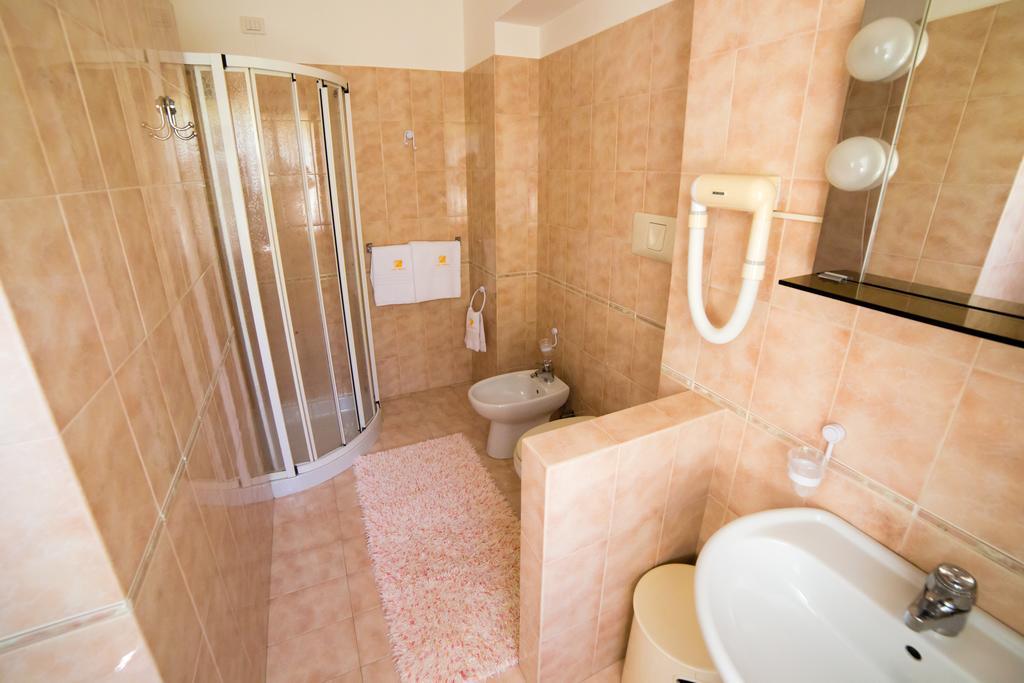 Albergo Benito Ponte nellʼAlpi Extérieur photo