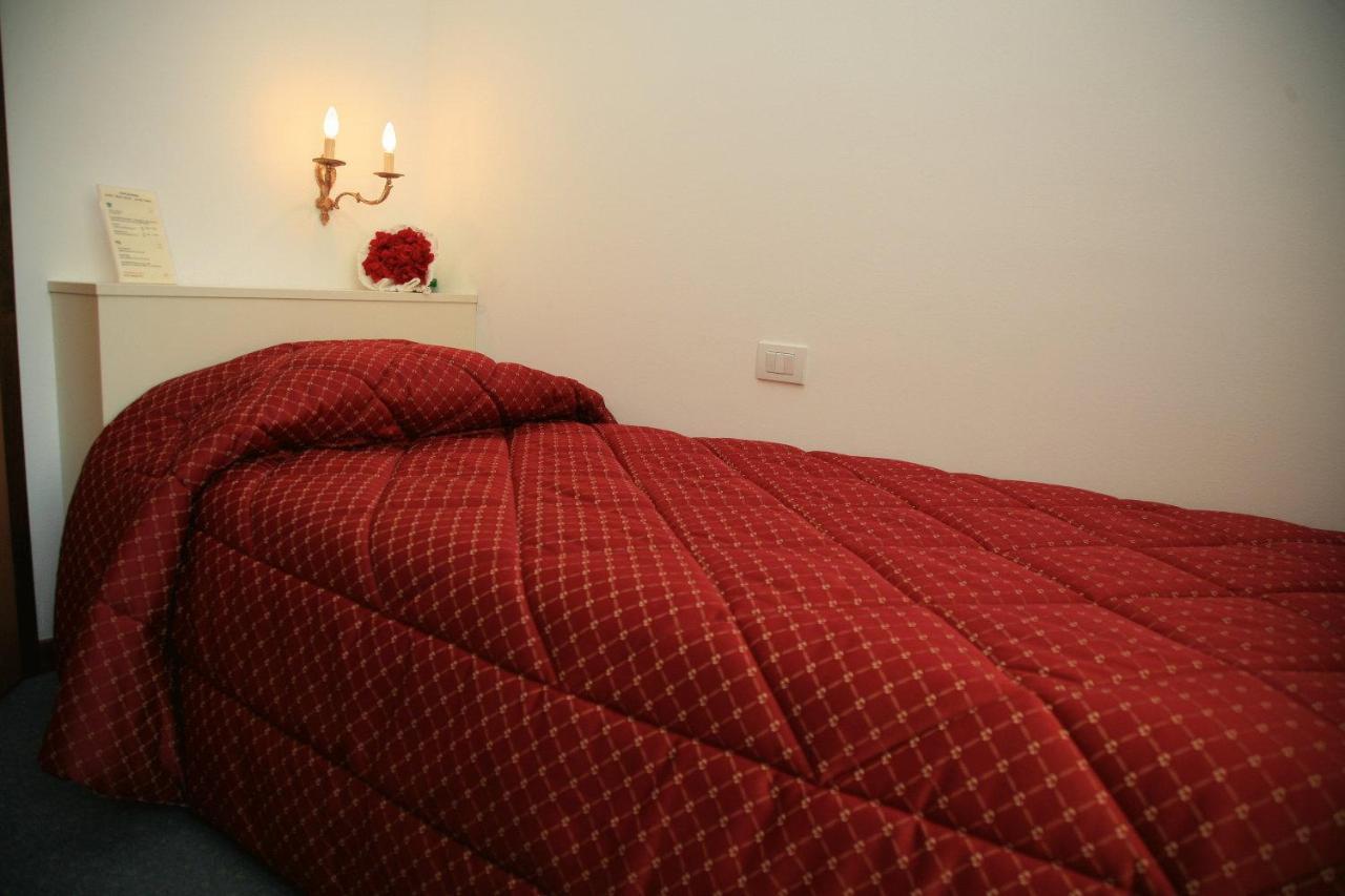 Albergo Benito Ponte nellʼAlpi Chambre photo